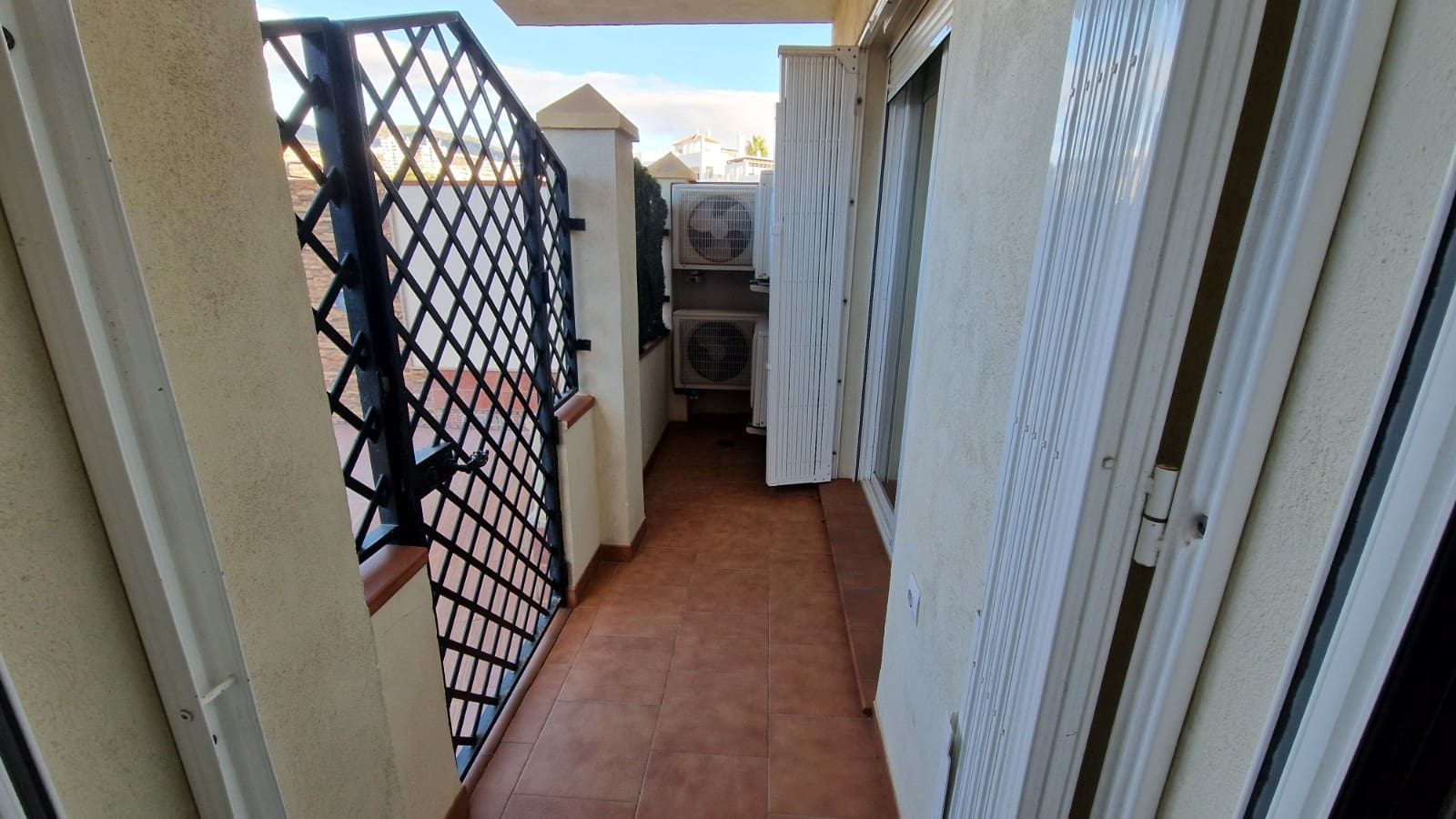 3 soverom Strandleiligheter til salgs i Benalmadena med svømmebasseng garasje - € 363 000 (Ref: 8700508)