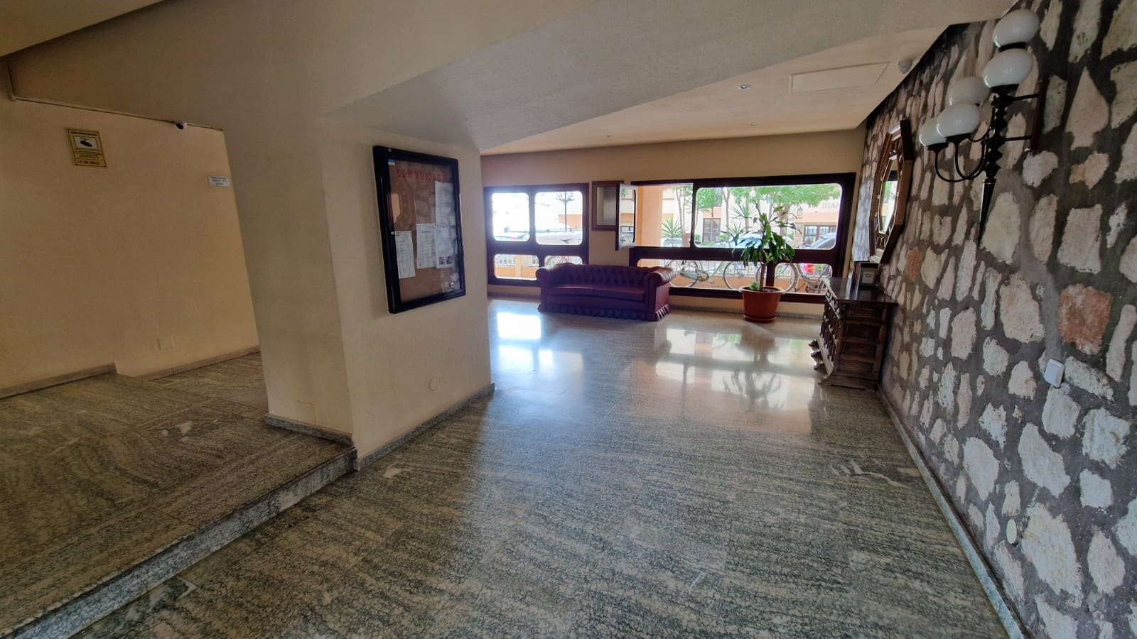 Studio til salg i Puerto Banus med swimmingpool garage - € 299.000 (Ref: 8703147)