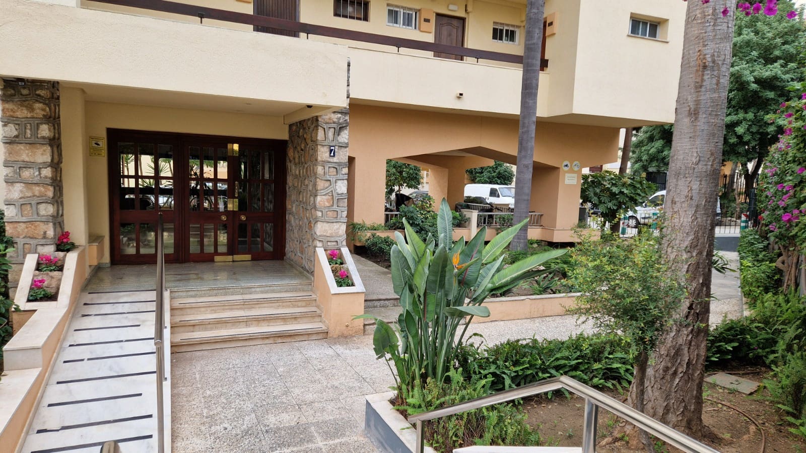 Studio til salg i Puerto Banus med swimmingpool garage - € 299.000 (Ref: 8703147)