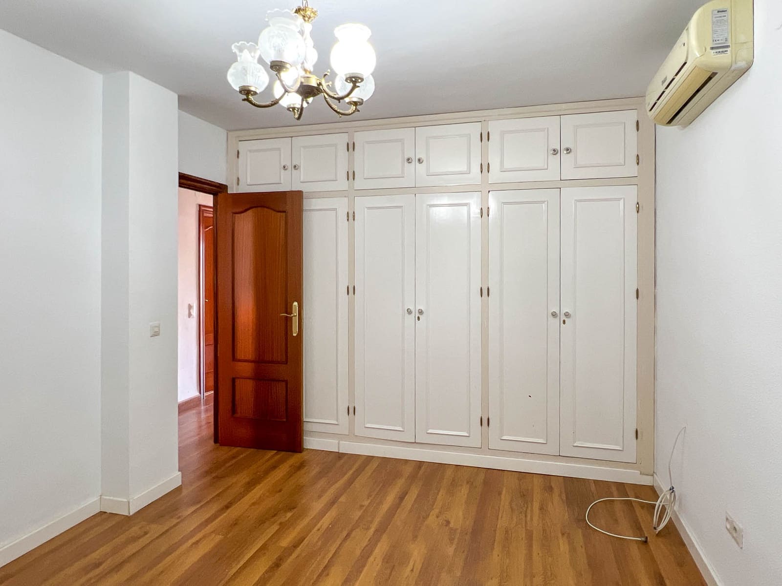 5 bedroom Villa for sale in Mijas with pool garage - € 700,000 (Ref: 8814968)