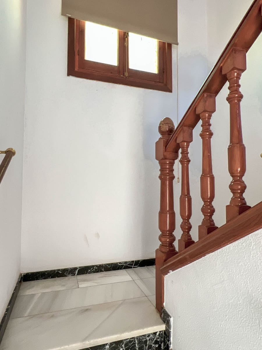 5 bedroom Villa for sale in Mijas with pool garage - € 700,000 (Ref: 8814968)