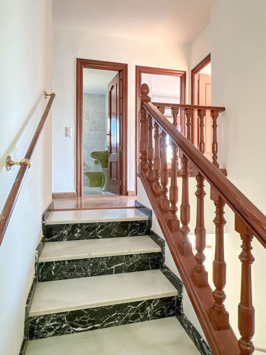 5 bedroom Villa for sale in Mijas with pool garage - € 700,000 (Ref: 8814968)