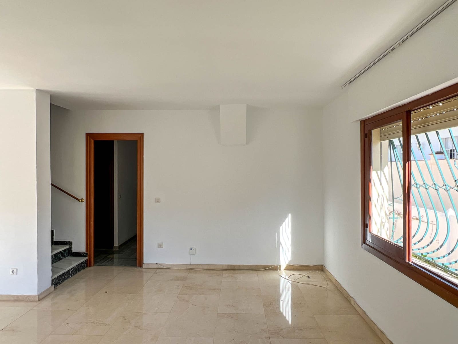 5 bedroom Villa for sale in Mijas with pool garage - € 700,000 (Ref: 8814968)