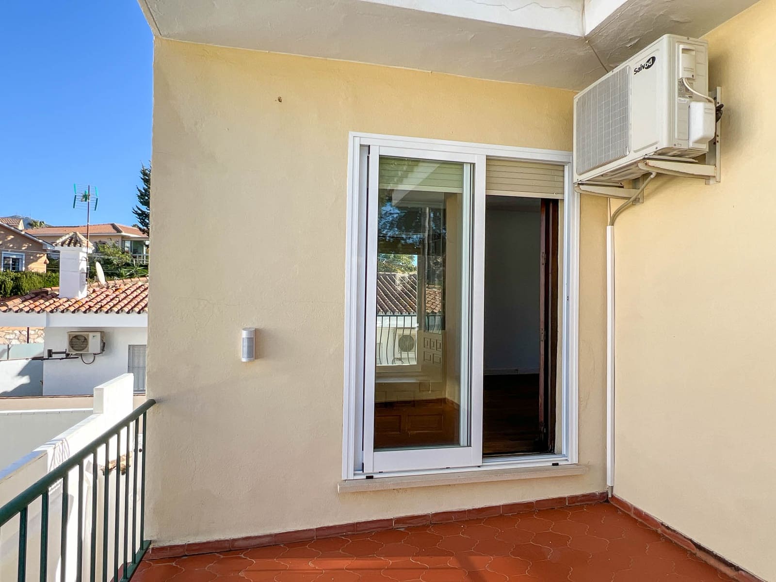 5 bedroom Villa for sale in Mijas with pool garage - € 700,000 (Ref: 8814968)