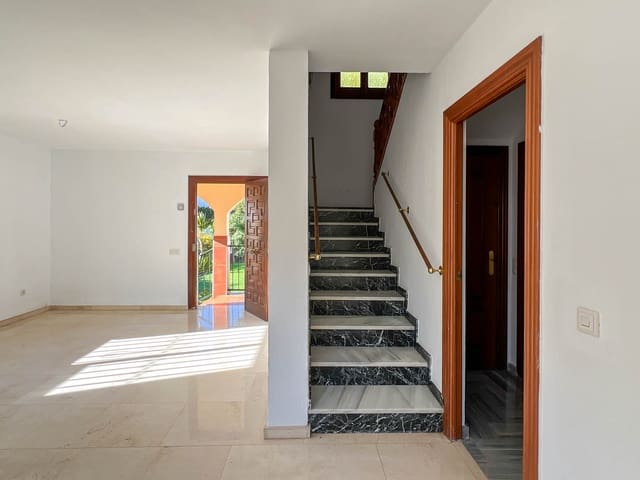 5 bedroom Villa for sale in Campo Mijas, Mijas with pool garage - € 700,000 (Ref: 8814968)