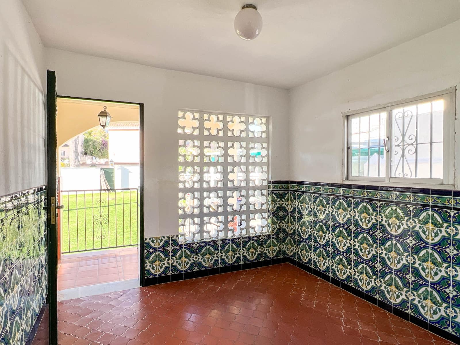 5 bedroom Villa for sale in Mijas with pool garage - € 700,000 (Ref: 8814968)