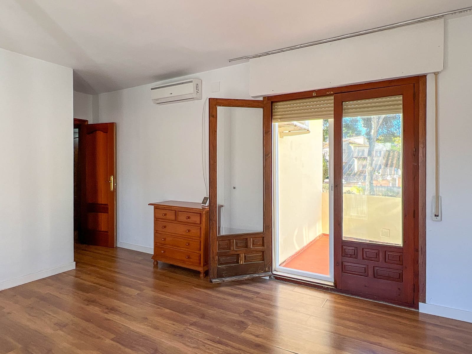 5 bedroom Villa for sale in Mijas with pool garage - € 700,000 (Ref: 8814968)