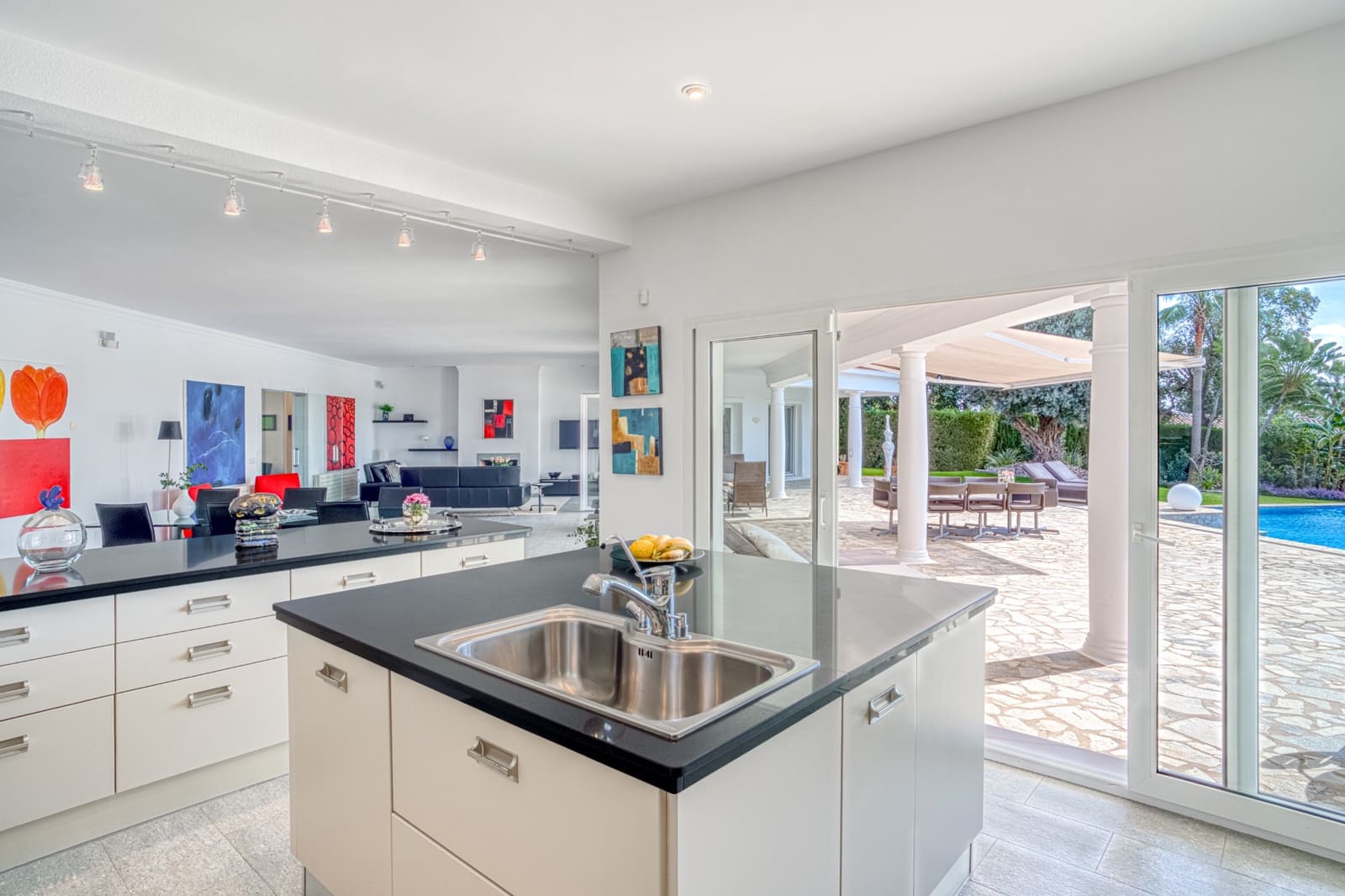 4 soverom Villa til salgs i Marbella med svømmebasseng garasje - € 3 900 000 (Ref: 8856003)