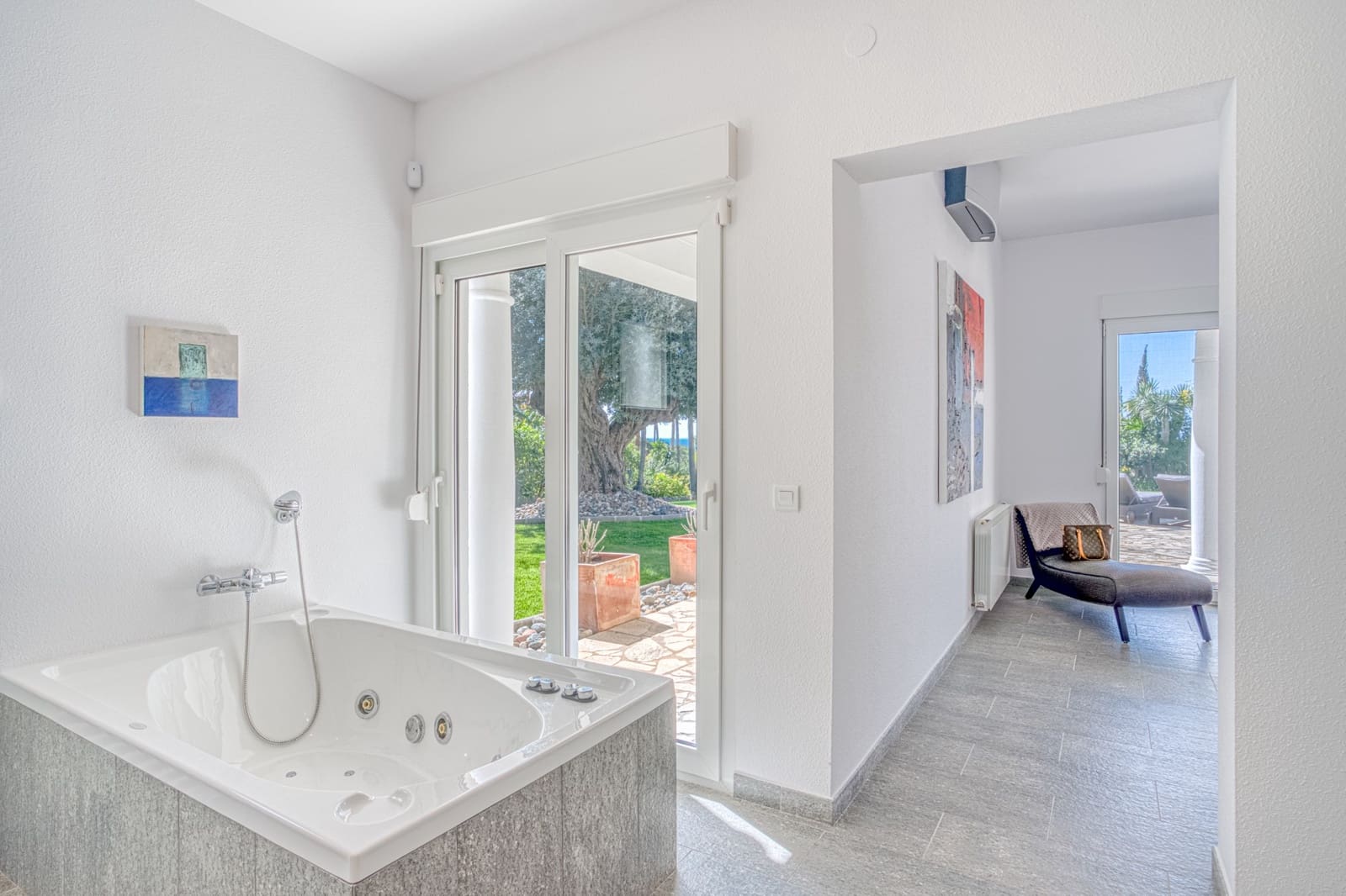 4 soverom Villa til salgs i Marbella med svømmebasseng garasje - € 3 900 000 (Ref: 8856003)