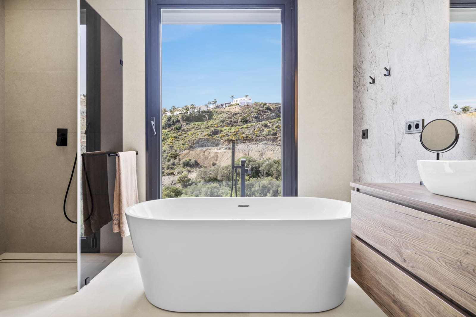 4 slaapkamer Villa te koop in Benahavis met zwembad garage - € 3.485.000 (Ref: 8856007)