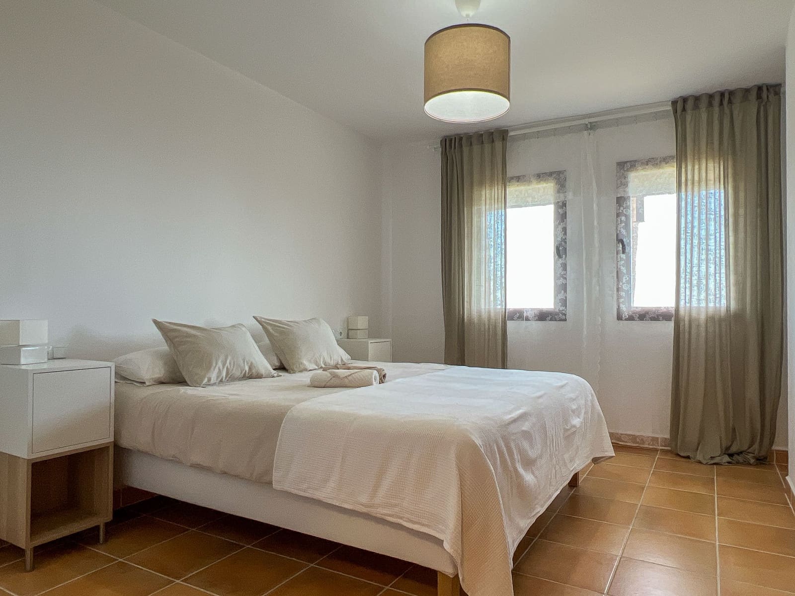 2 bedroom Apartment for sale in Sitio de Calahonda with pool garage - € 285,000 (Ref: 8894057)