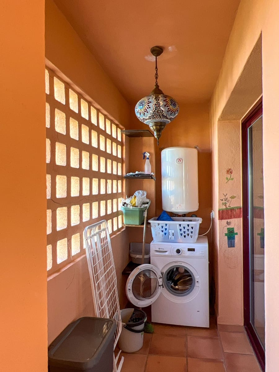 2 bedroom Apartment for sale in Sitio de Calahonda with pool garage - € 285,000 (Ref: 8894057)