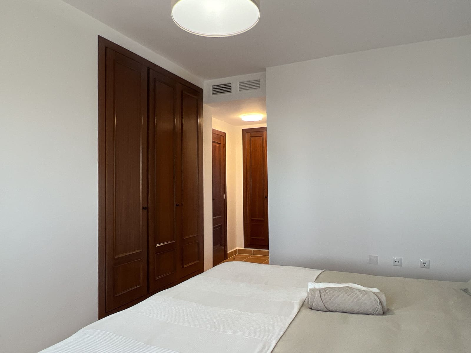 2 bedroom Apartment for sale in Sitio de Calahonda with pool garage - € 285,000 (Ref: 8894057)