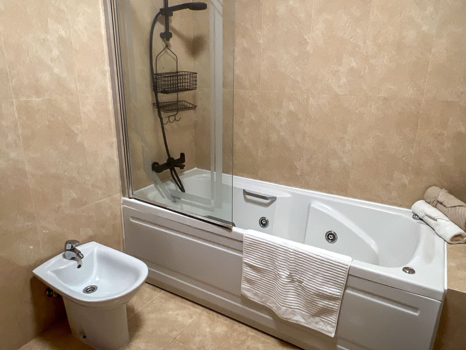 2 bedroom Apartment for sale in Sitio de Calahonda with pool garage - € 285,000 (Ref: 8894057)