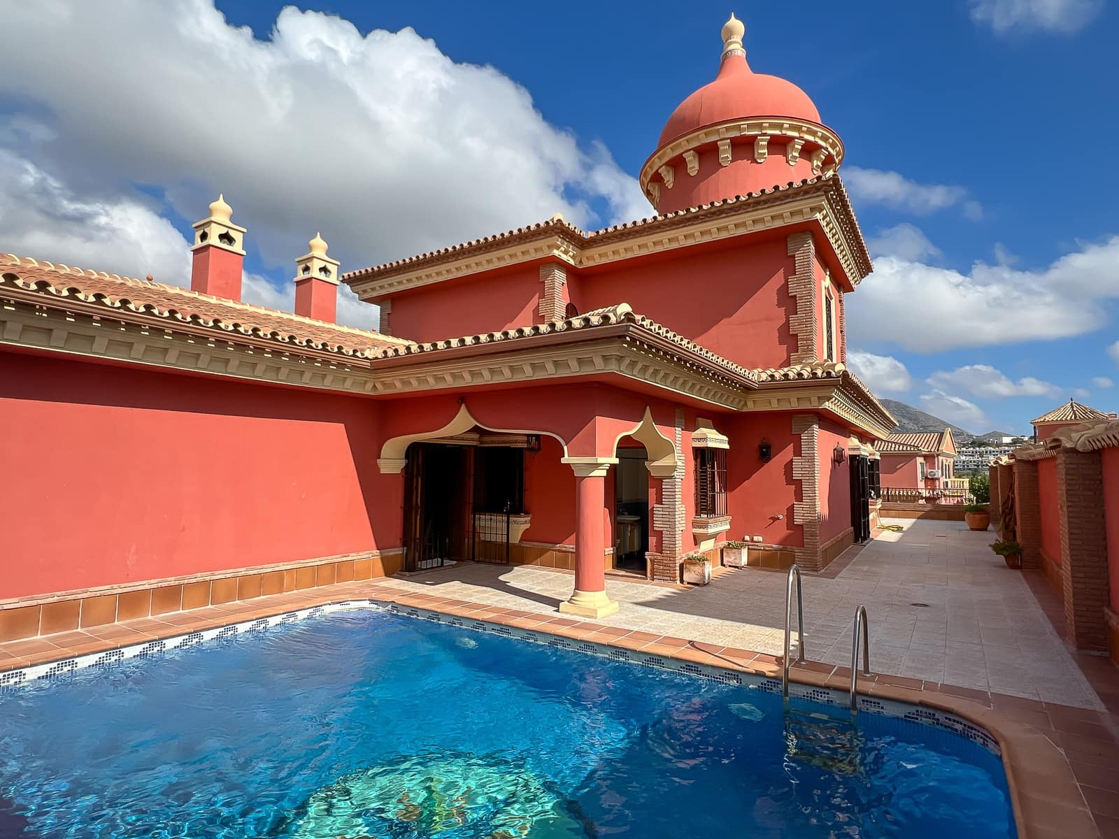 3 soveværelse Villa til salg i Mijas med swimmingpool garage - € 899.000 (Ref: 8940727)