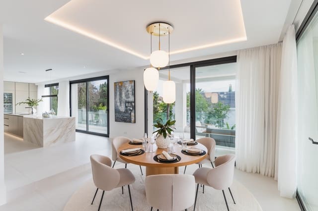 4 sypialnia Willa na sprzedaż w Marbella del Este, Marbella z basenem garażem - 3 495 000 € (Ref: 8977092)