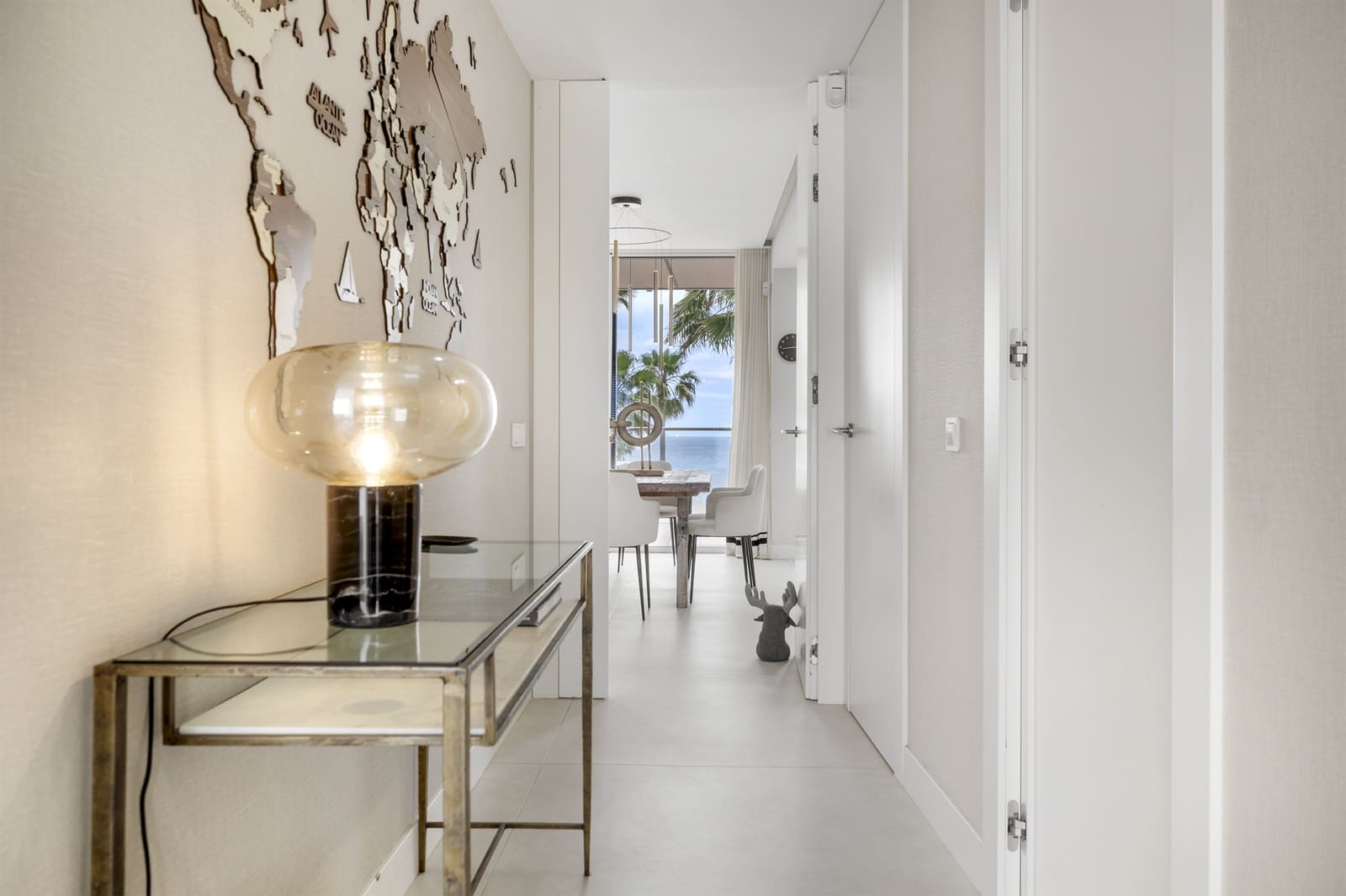 3 soverom Strandleiligheter til salgs i Estepona med svømmebasseng garasje - € 1 145 000 (Ref: 9003660)