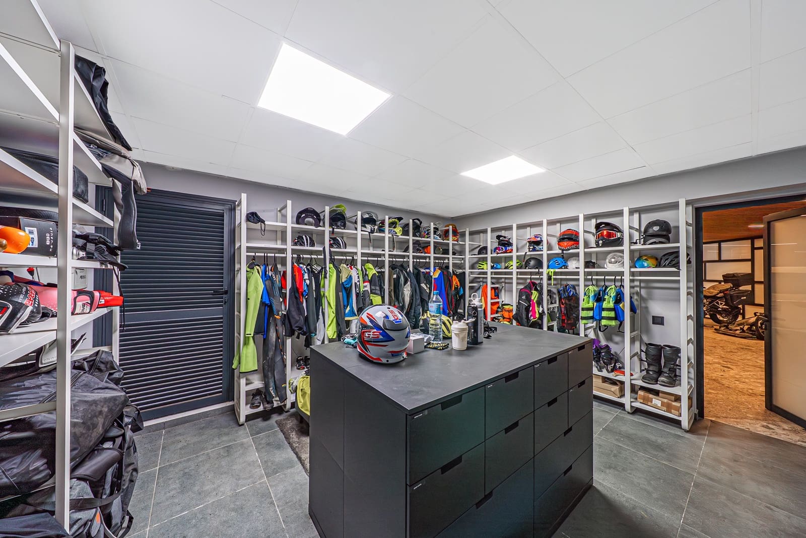 10 soveværelse Villa til salg i Guadalmina med swimmingpool garage - € 12.900.000 (Ref: 9003763)