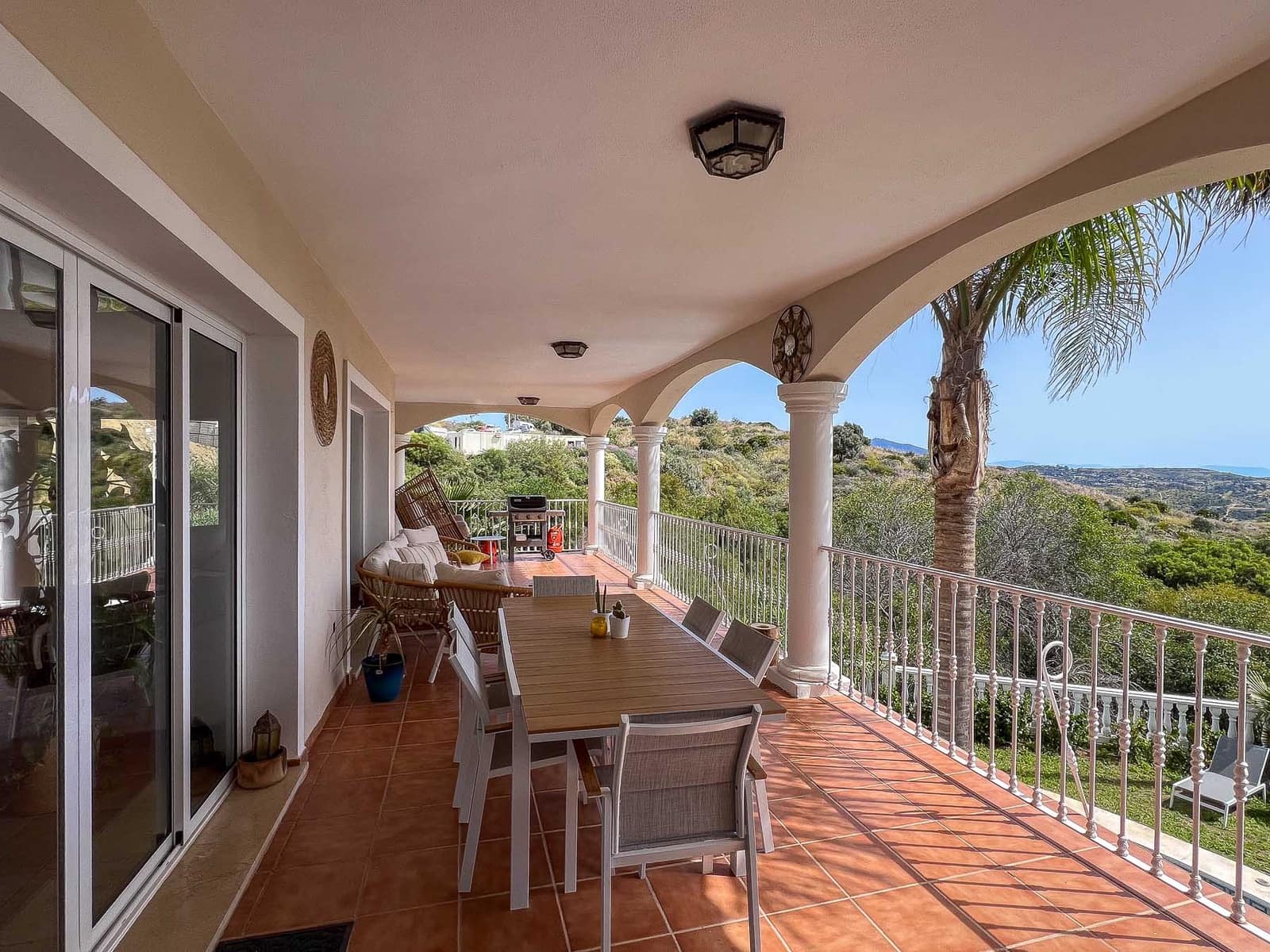 6 sovrum Villa till salu i Riviera del Sol med pool garage - 1 300 000 € (Ref: 9009107)