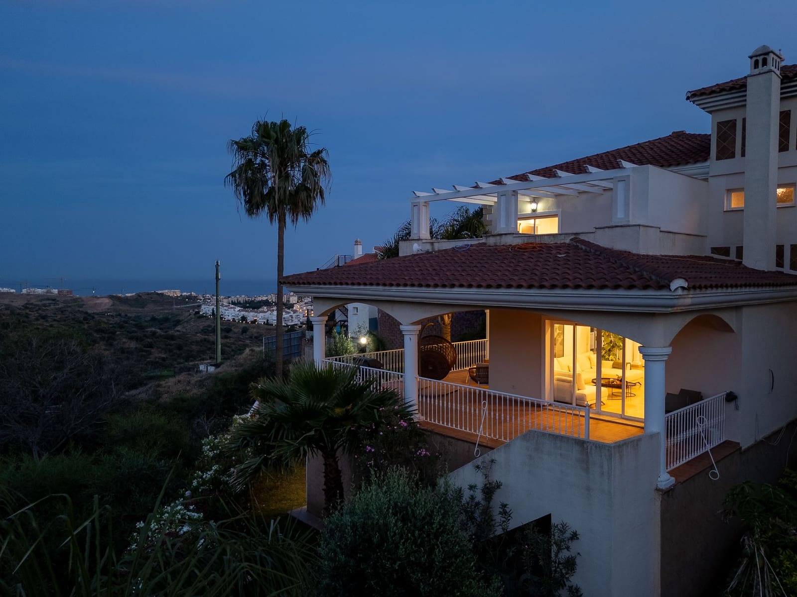 6 sovrum Villa till salu i Riviera del Sol med pool garage - 1 300 000 € (Ref: 9009107)