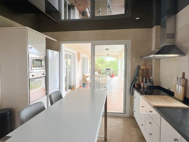 6 Zimmer Villa zu verkaufen in Riviera del Sol, Mijas mit Pool Garage - 1.300.000 € (Ref: 9009107)