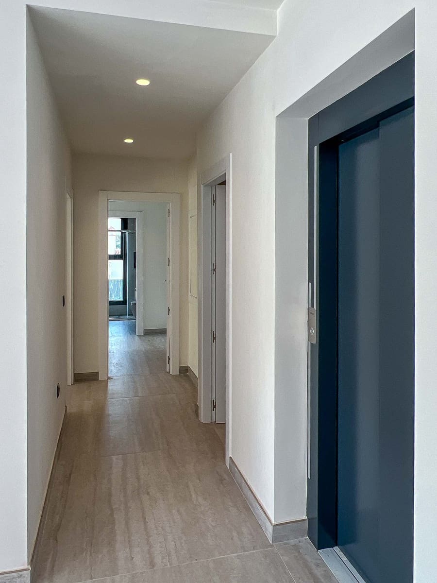 5 bedroom Villa for sale in Mijas Costa with pool garage - € 4,114,000 (Ref: 9242386)