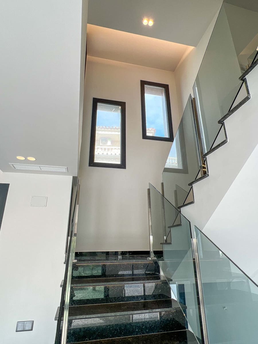 5 bedroom Villa for sale in Mijas Costa with pool garage - € 4,114,000 (Ref: 9242386)