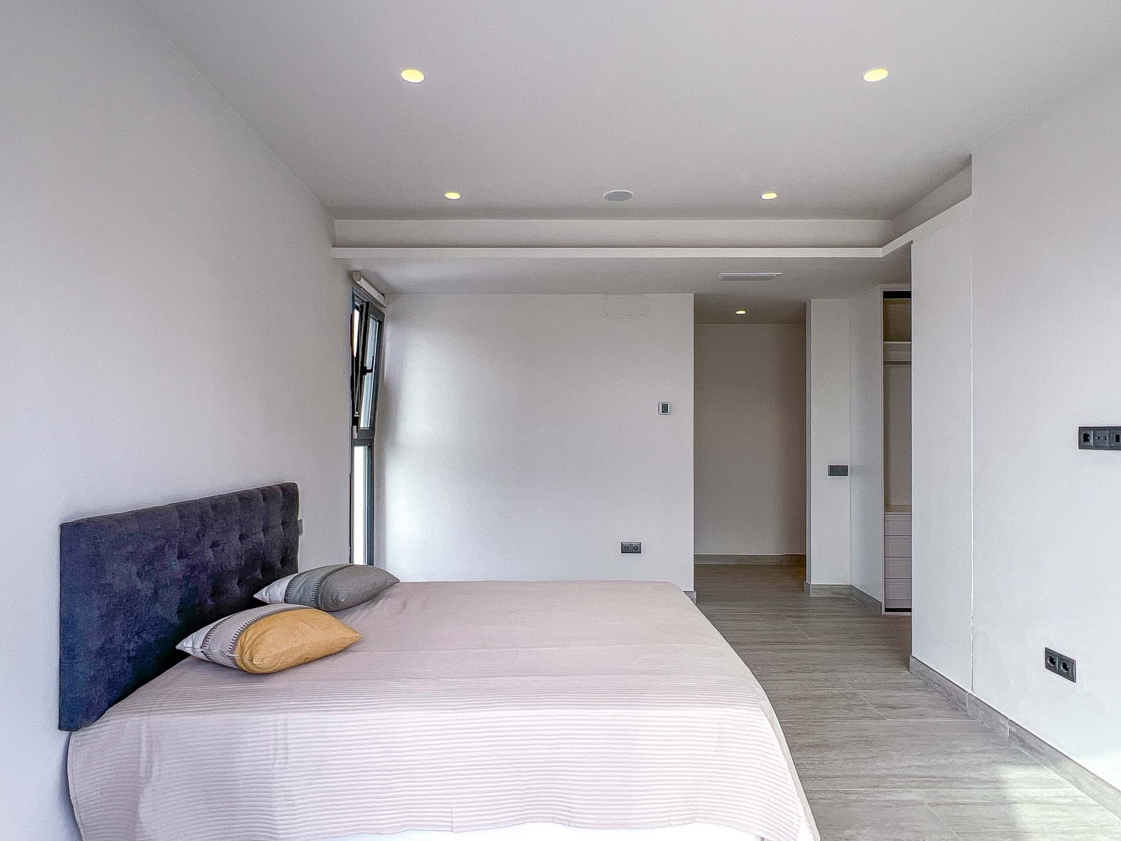 5 bedroom Villa for sale in Mijas Costa with pool garage - € 4,114,000 (Ref: 9242386)