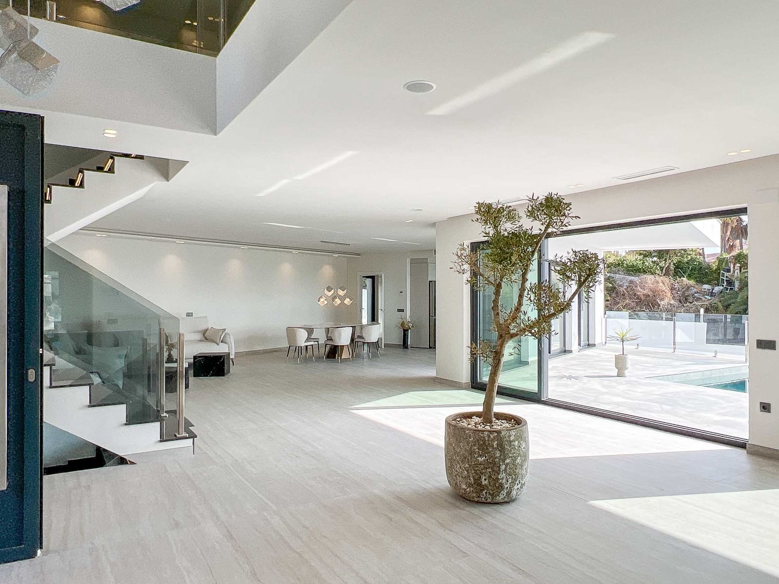 5 bedroom Villa for sale in Mijas Costa with pool garage - € 4,114,000 (Ref: 9242386)