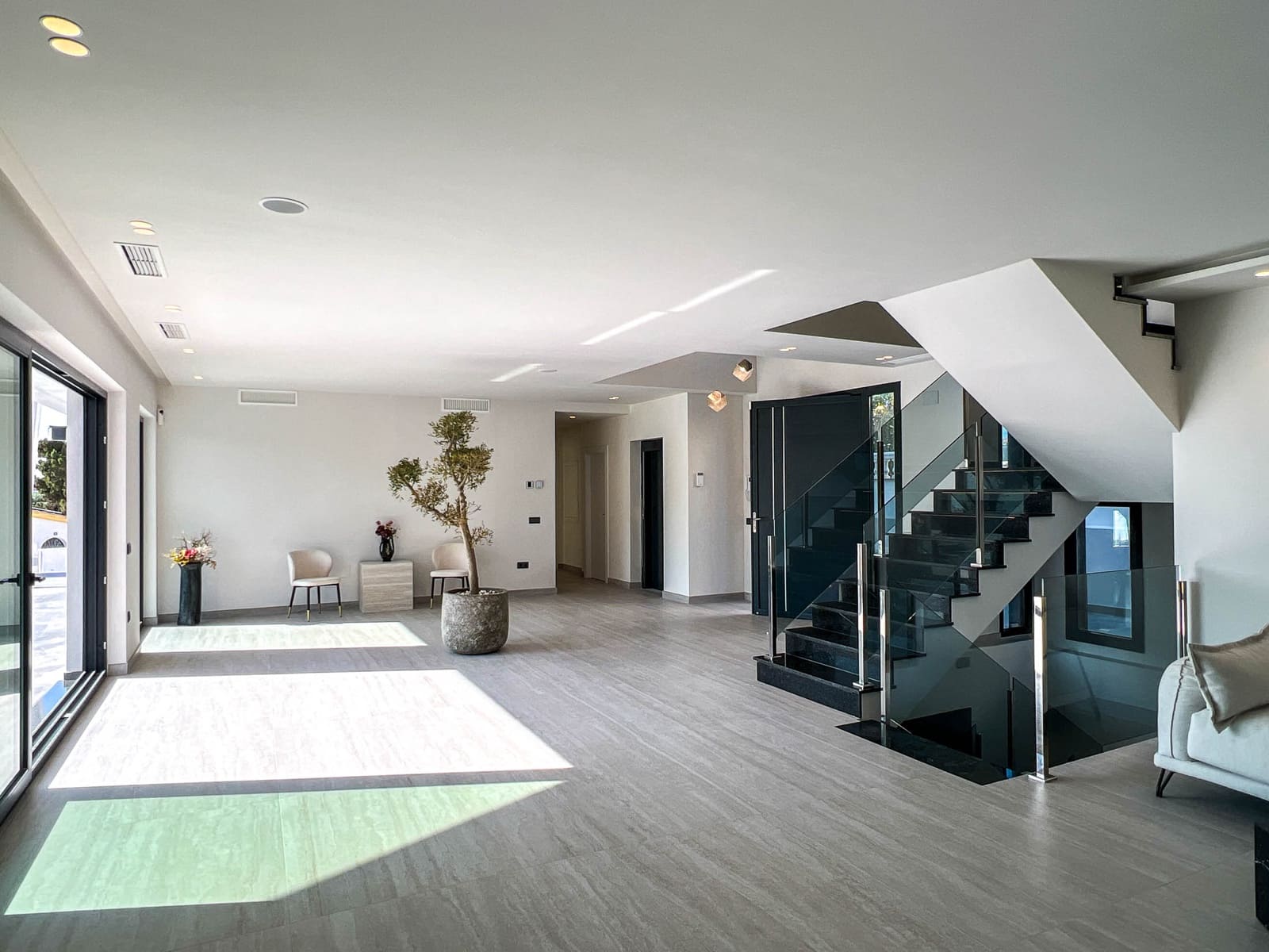 5 bedroom Villa for sale in Mijas Costa with pool garage - € 4,114,000 (Ref: 9242386)