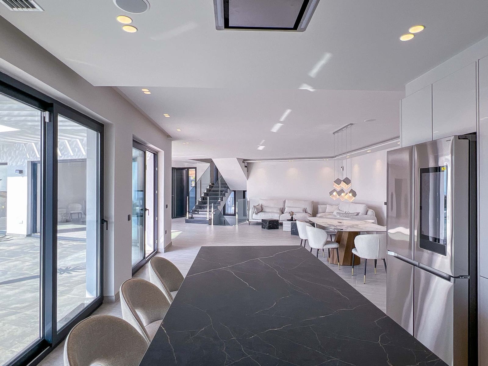 5 bedroom Villa for sale in Mijas Costa with pool garage - € 4,114,000 (Ref: 9242386)