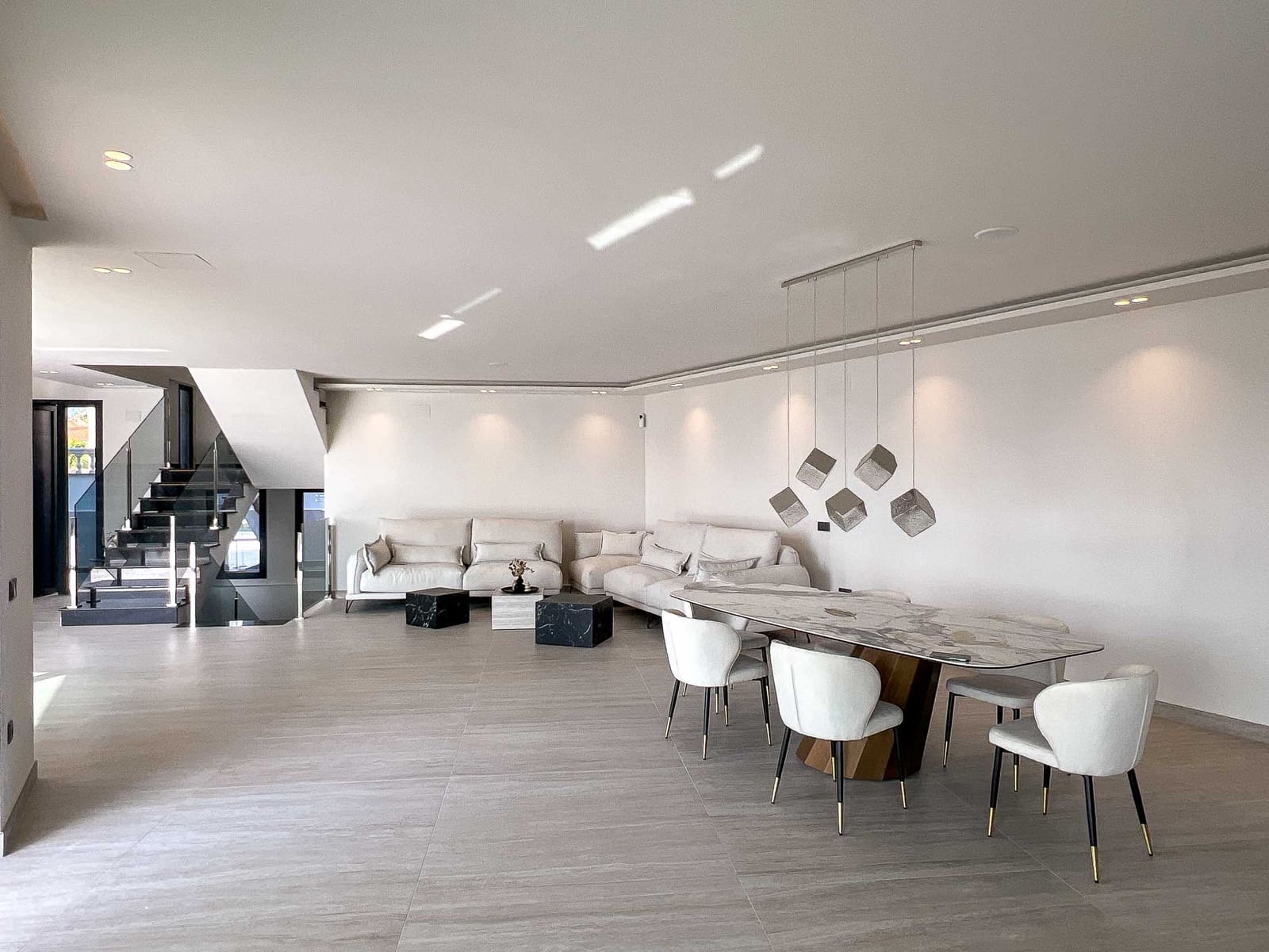 5 bedroom Villa for sale in Mijas Costa with pool garage - € 4,114,000 (Ref: 9242386)