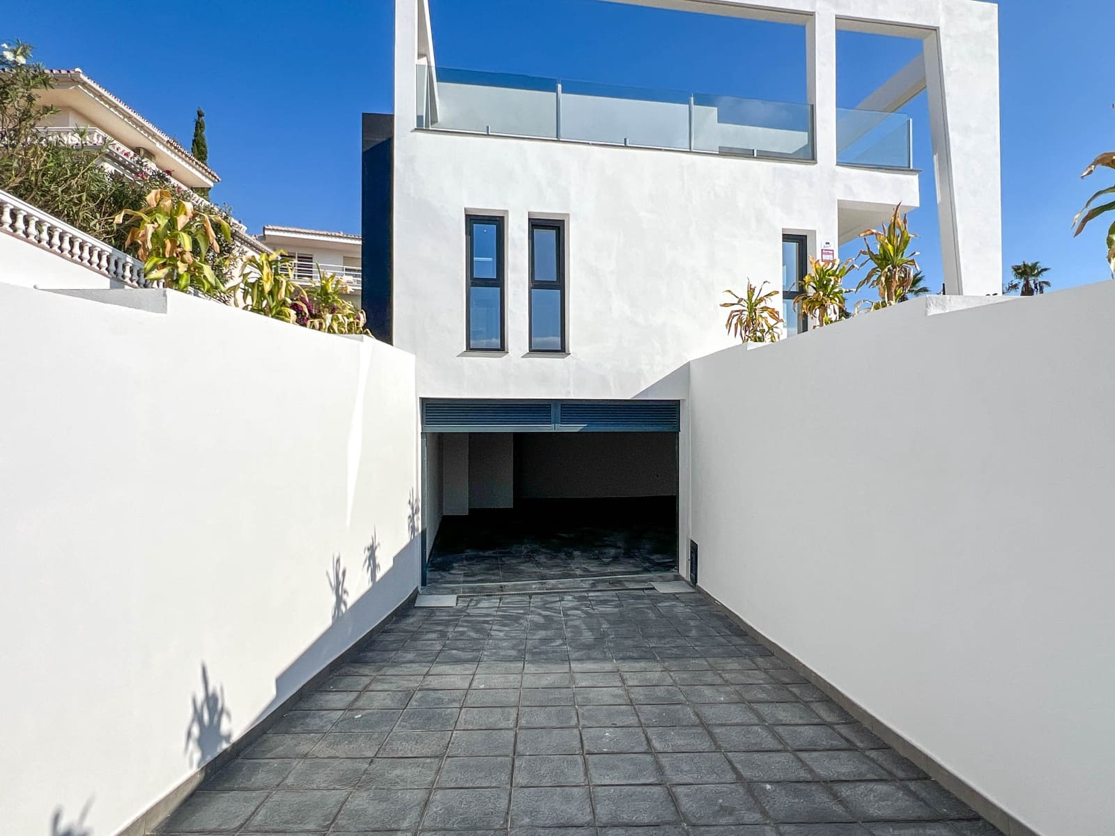 5 bedroom Villa for sale in Mijas Costa with pool garage - € 4,114,000 (Ref: 9242386)