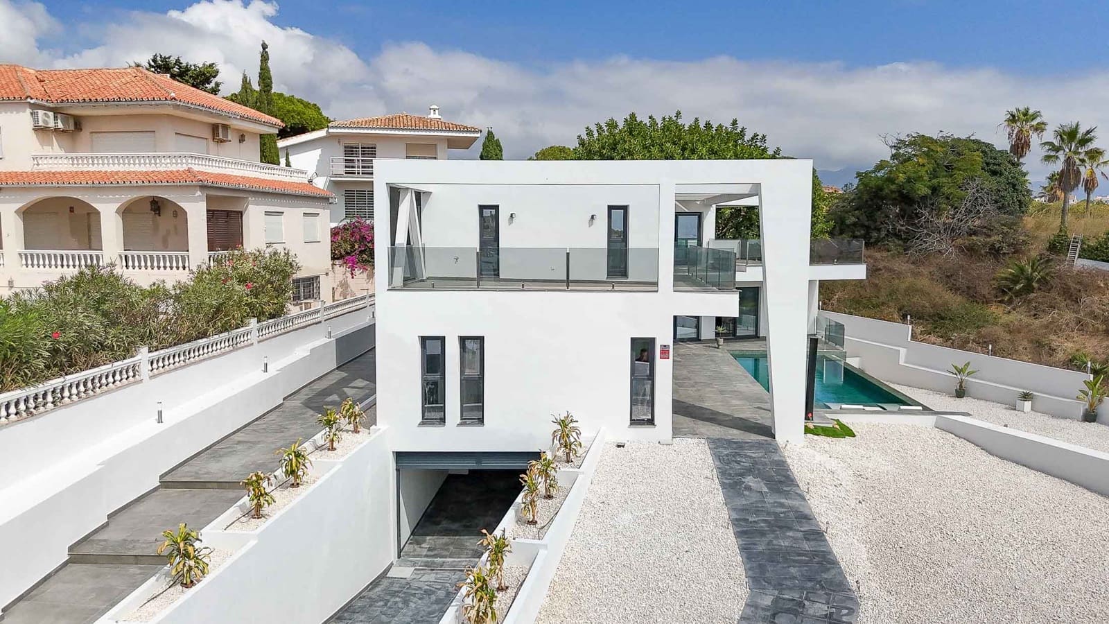 5 bedroom Villa for sale in Mijas Costa with pool garage - € 4,114,000 (Ref: 9242386)