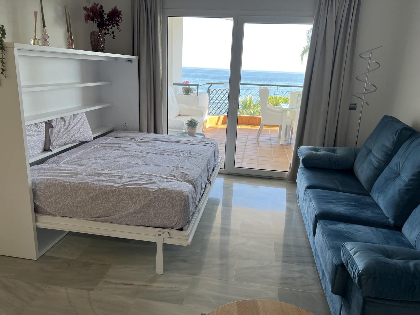 2 makuuhuone Ranta-asunto myytävänä paikassa Sitio de Calahonda mukana uima-altaan 
autotalli - 925 000 € (Ref: 9420537)