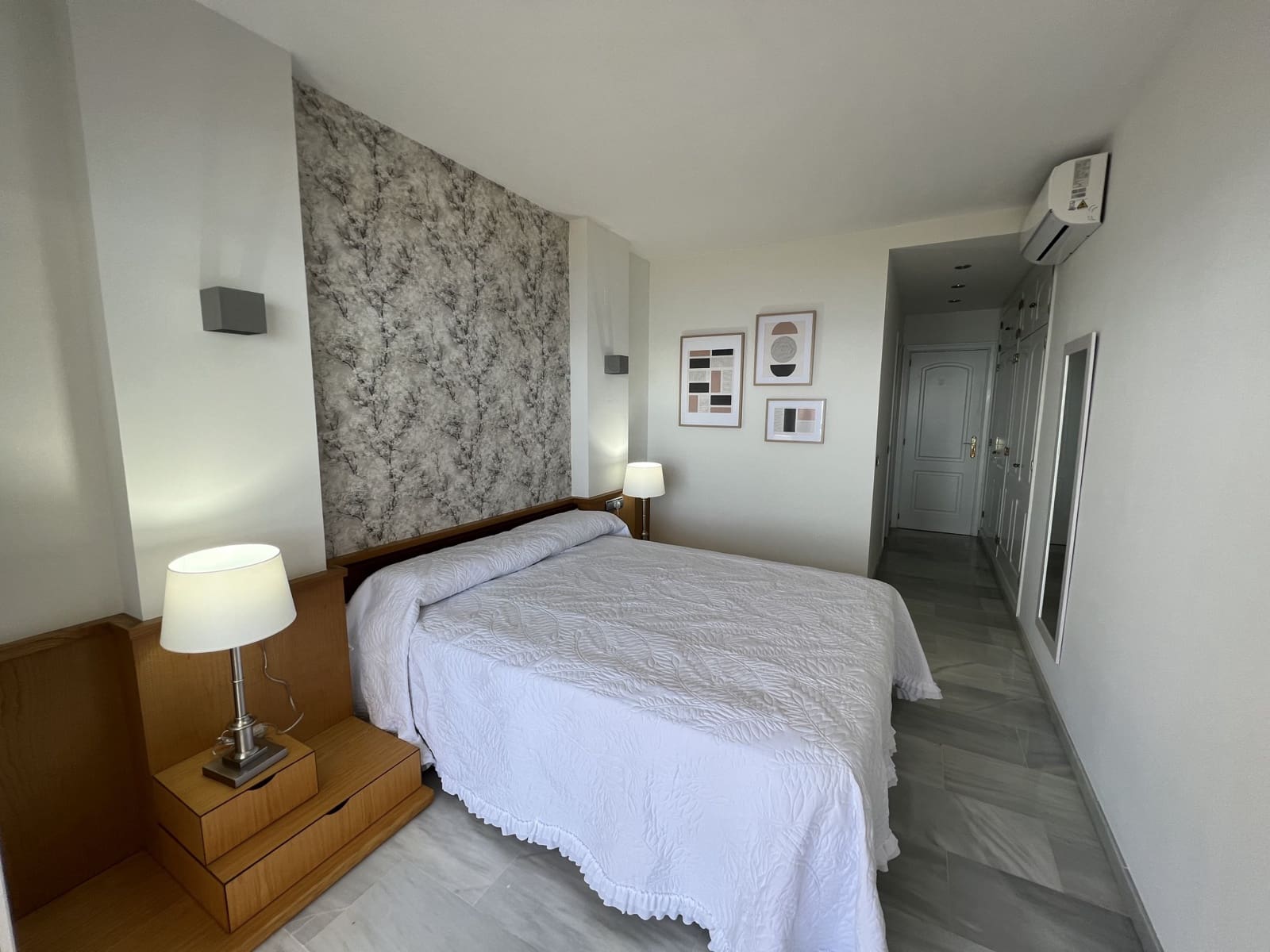 2 makuuhuone Ranta-asunto myytävänä paikassa Sitio de Calahonda mukana uima-altaan 
autotalli - 925 000 € (Ref: 9420537)