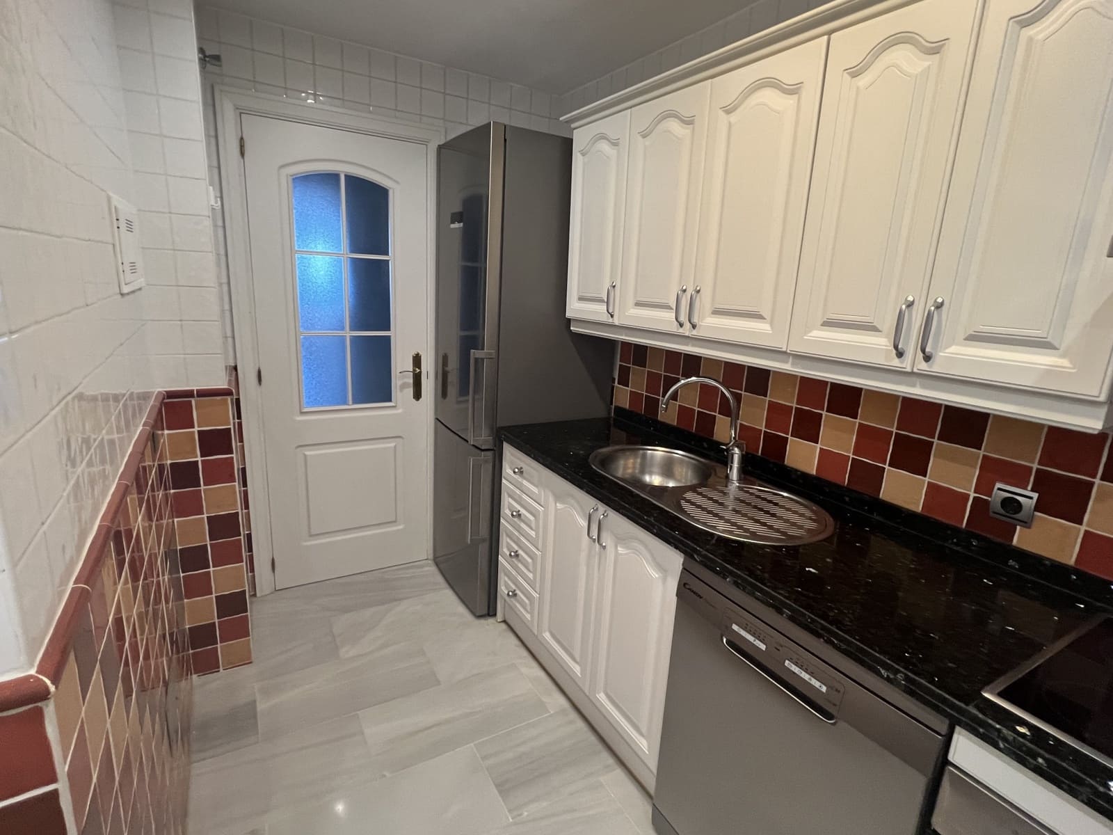 2 makuuhuone Ranta-asunto myytävänä paikassa Sitio de Calahonda mukana uima-altaan 
autotalli - 925 000 € (Ref: 9420537)