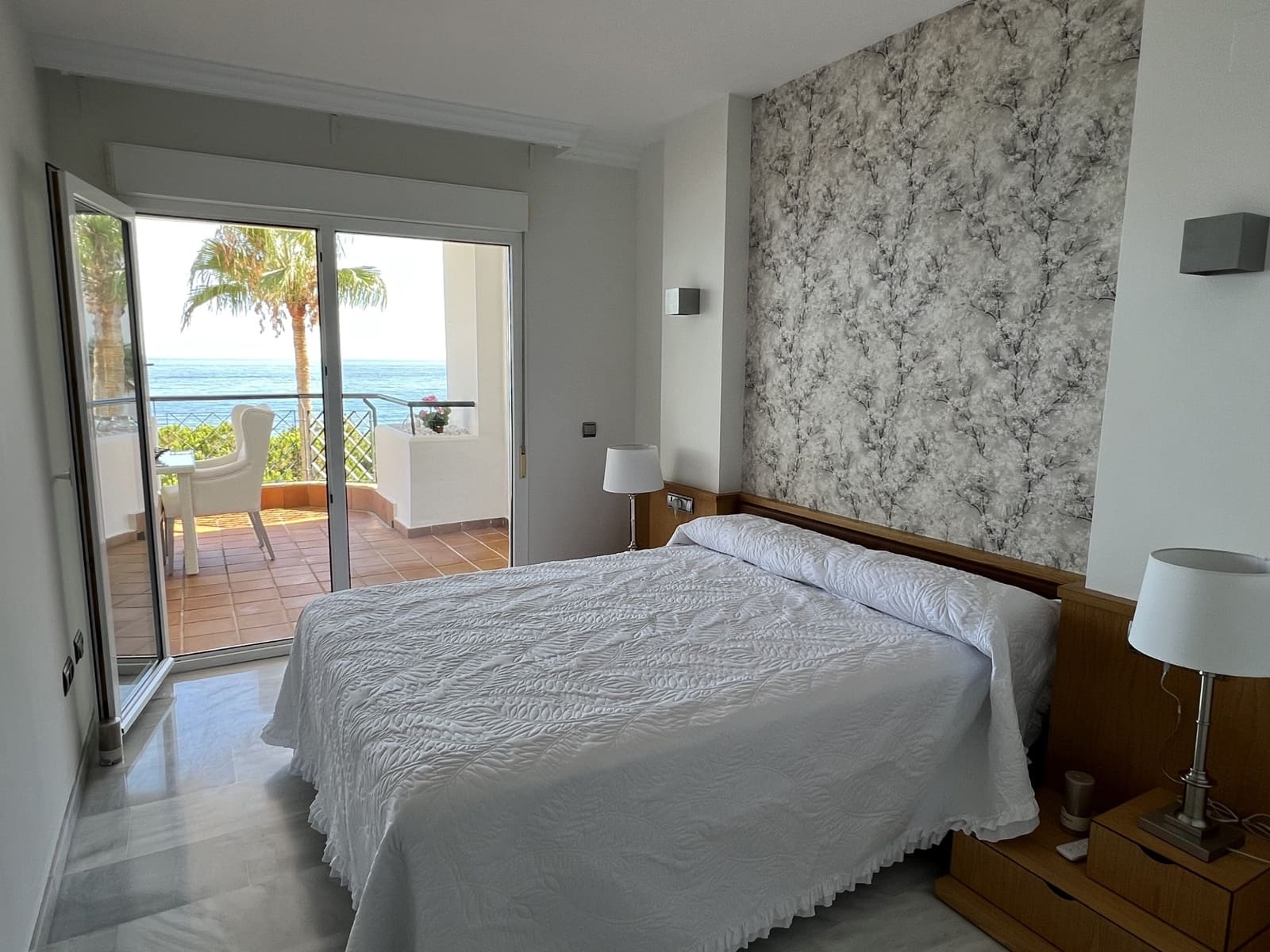 2 makuuhuone Ranta-asunto myytävänä paikassa Sitio de Calahonda mukana uima-altaan 
autotalli - 925 000 € (Ref: 9420537)