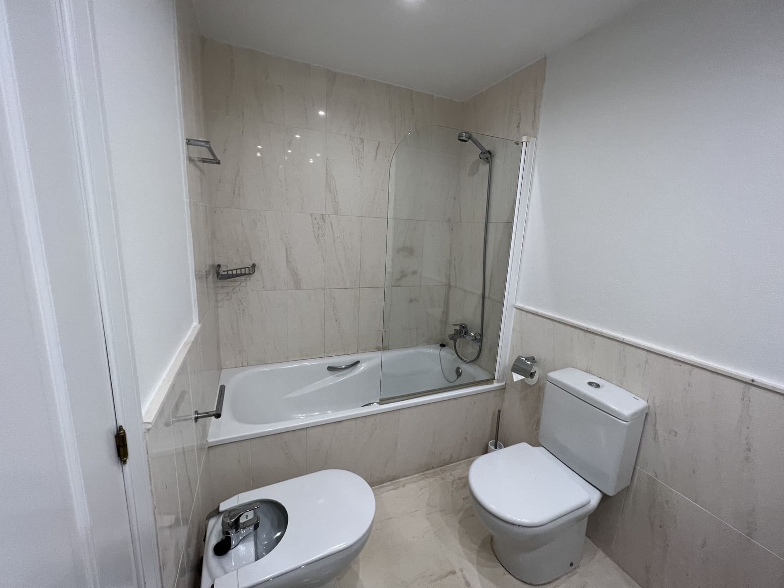 2 makuuhuone Ranta-asunto myytävänä paikassa Sitio de Calahonda mukana uima-altaan 
autotalli - 925 000 € (Ref: 9420537)