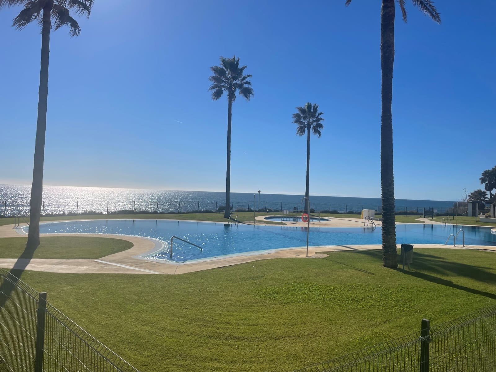 2 makuuhuone Ranta-asunto myytävänä paikassa Sitio de Calahonda mukana uima-altaan 
autotalli - 925 000 € (Ref: 9420537)