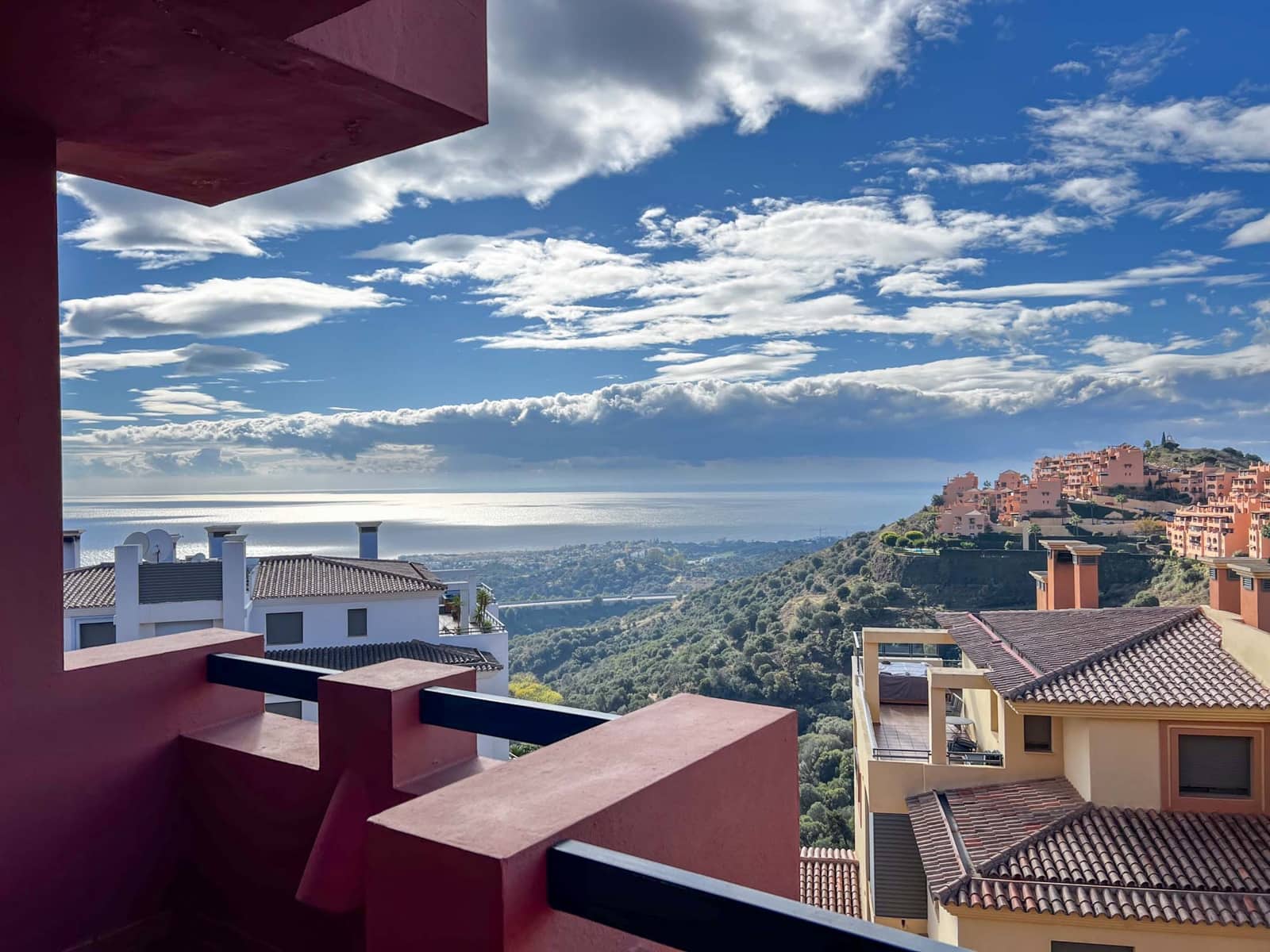 2 bedroom Apartment for sale in Sitio de Calahonda with pool garage - € 429,000 (Ref: 9438210)