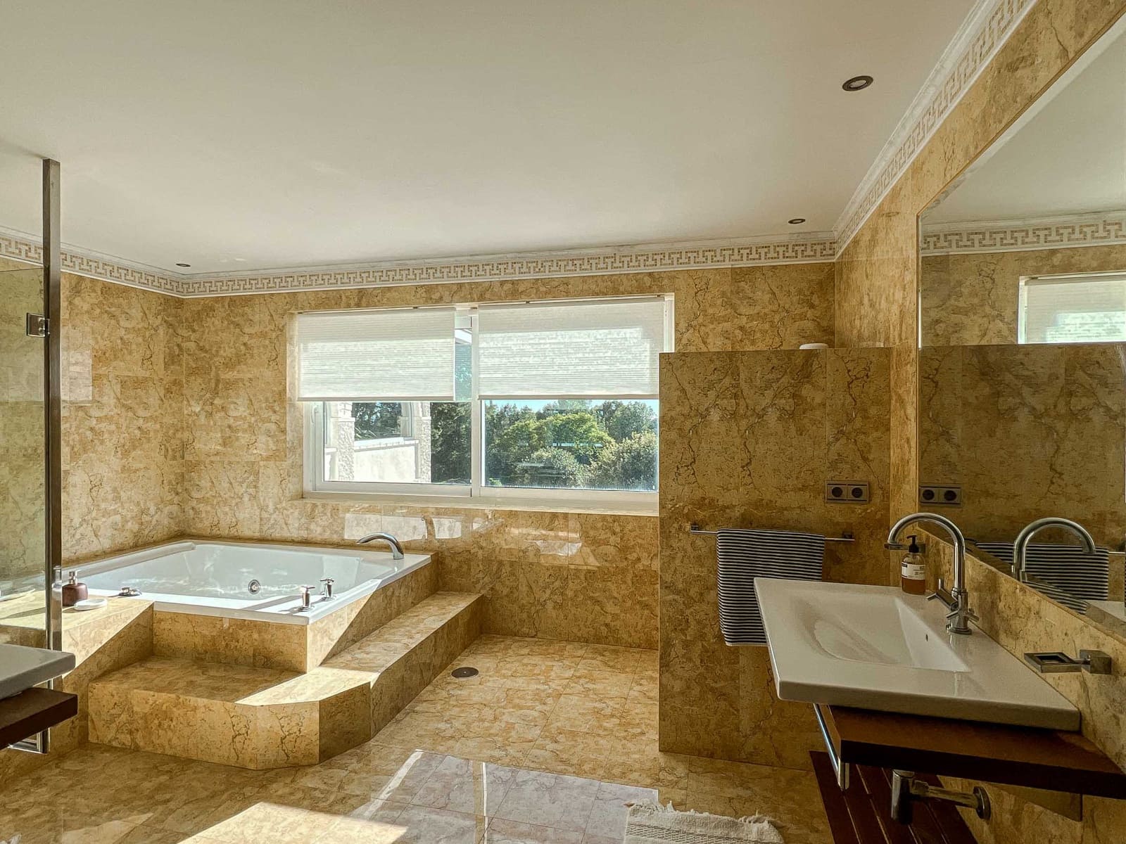 5 slaapkamer Villa te koop in Torremolinos - € 2.650.000 (Ref: 9449860)