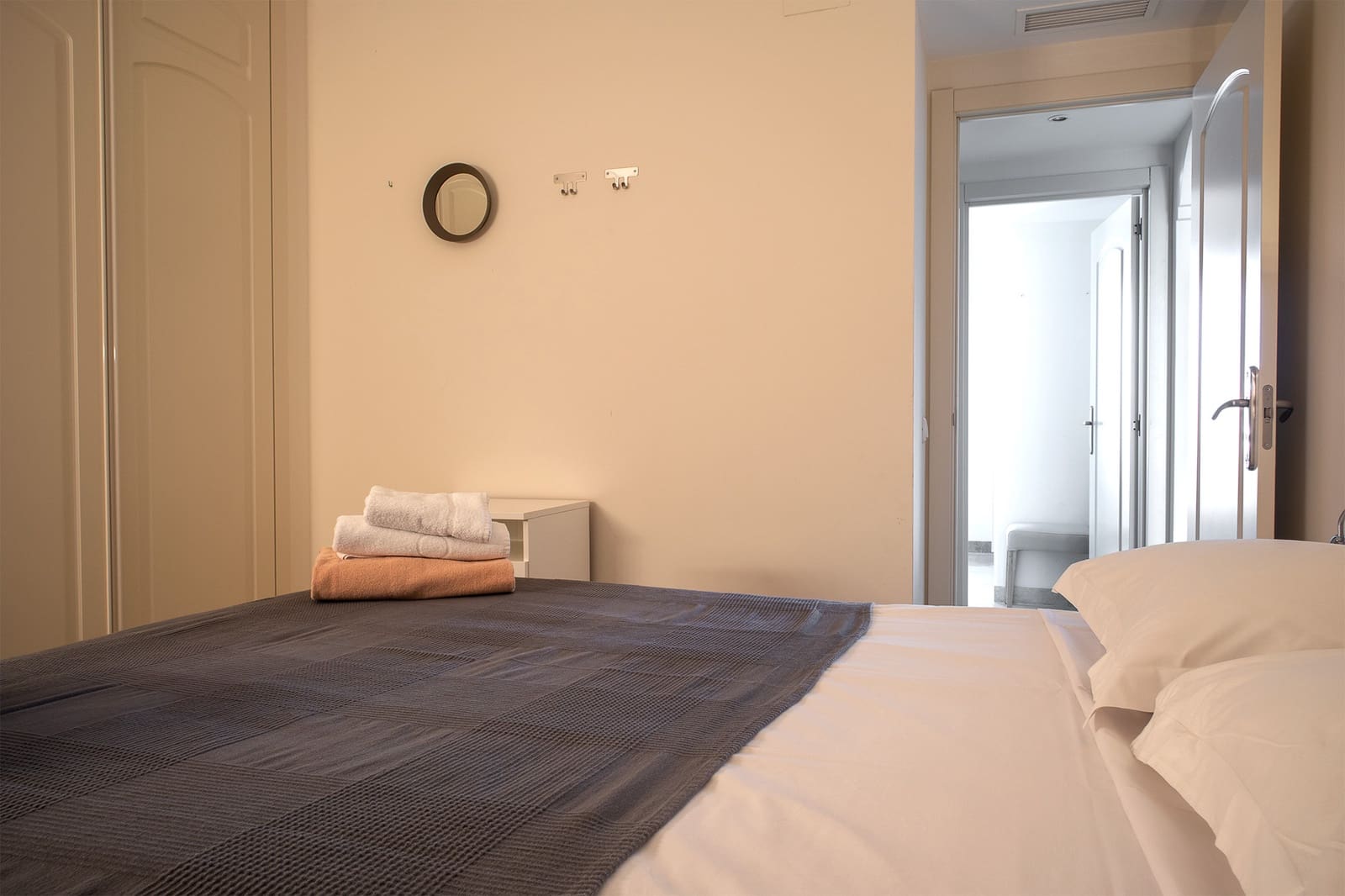 2 bedroom Apartment for sale in Sitio de Calahonda with pool garage - € 325,500 (Ref: 9614224)