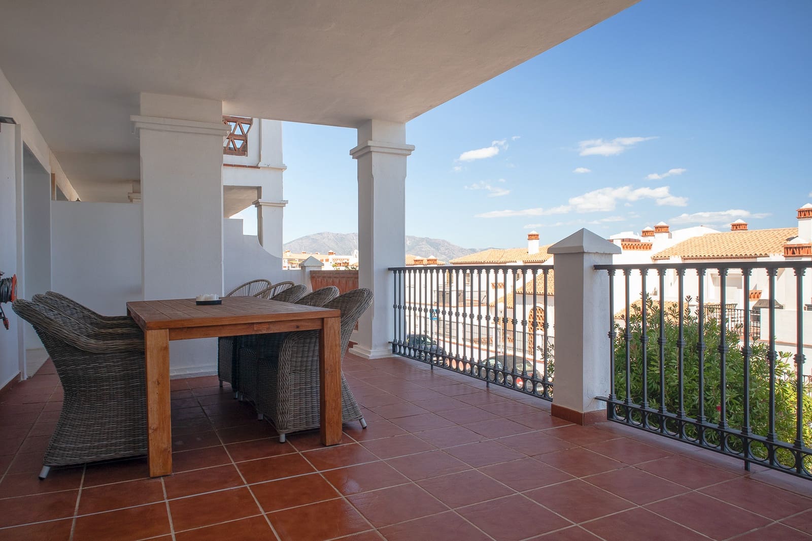 2 bedroom Apartment for sale in Sitio de Calahonda with pool garage - € 325,500 (Ref: 9614224)