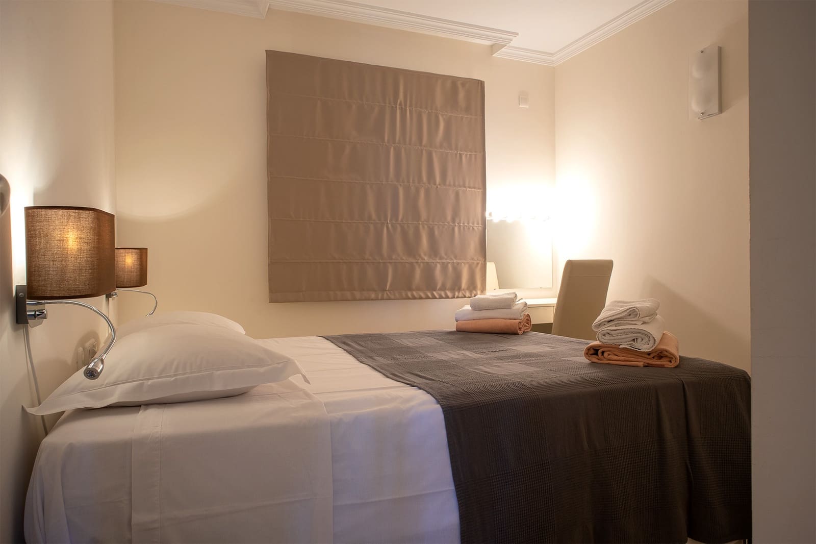 2 bedroom Apartment for sale in Sitio de Calahonda with pool garage - € 325,500 (Ref: 9614224)