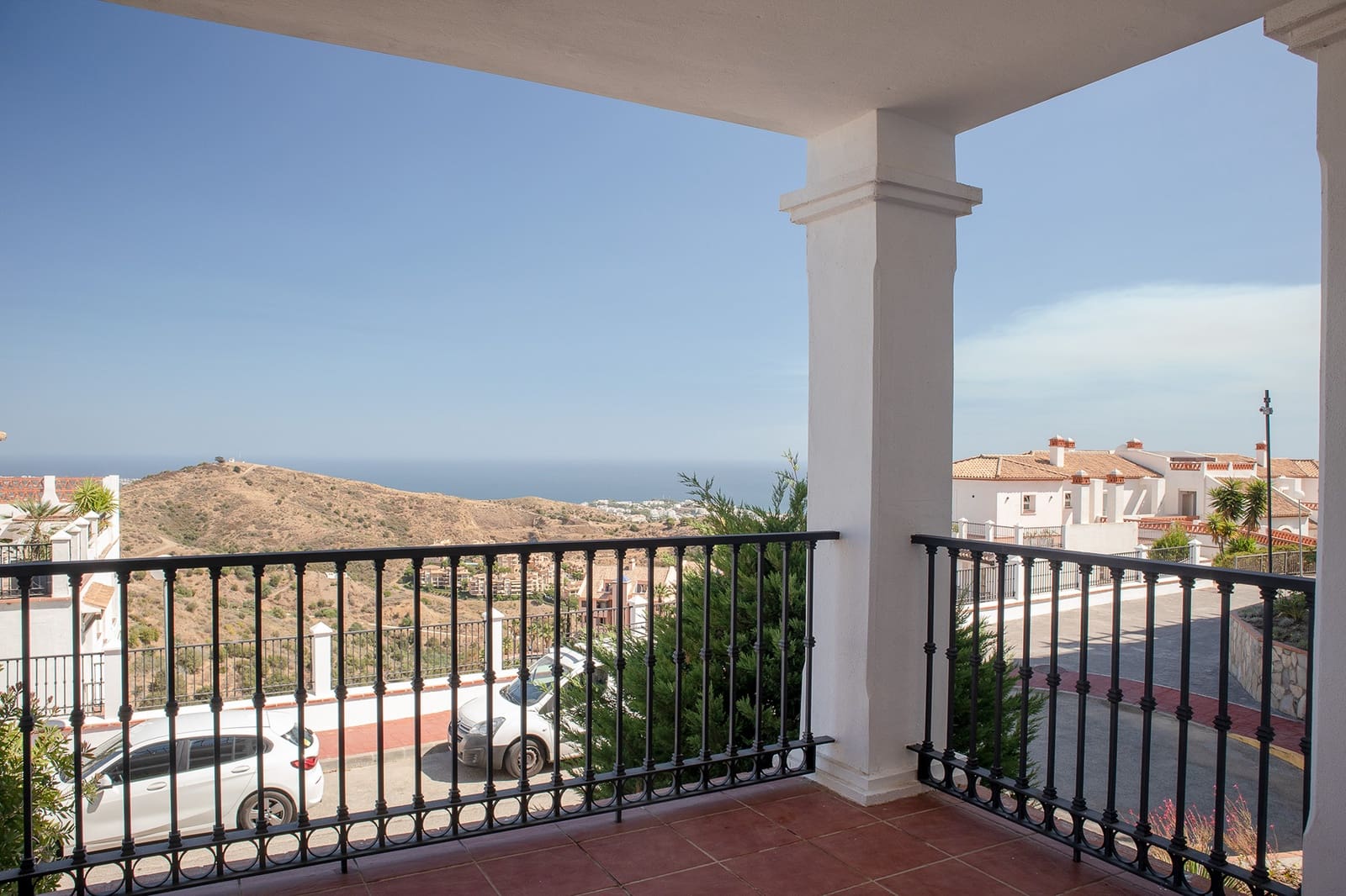 2 bedroom Apartment for sale in Sitio de Calahonda with pool garage - € 325,500 (Ref: 9614224)