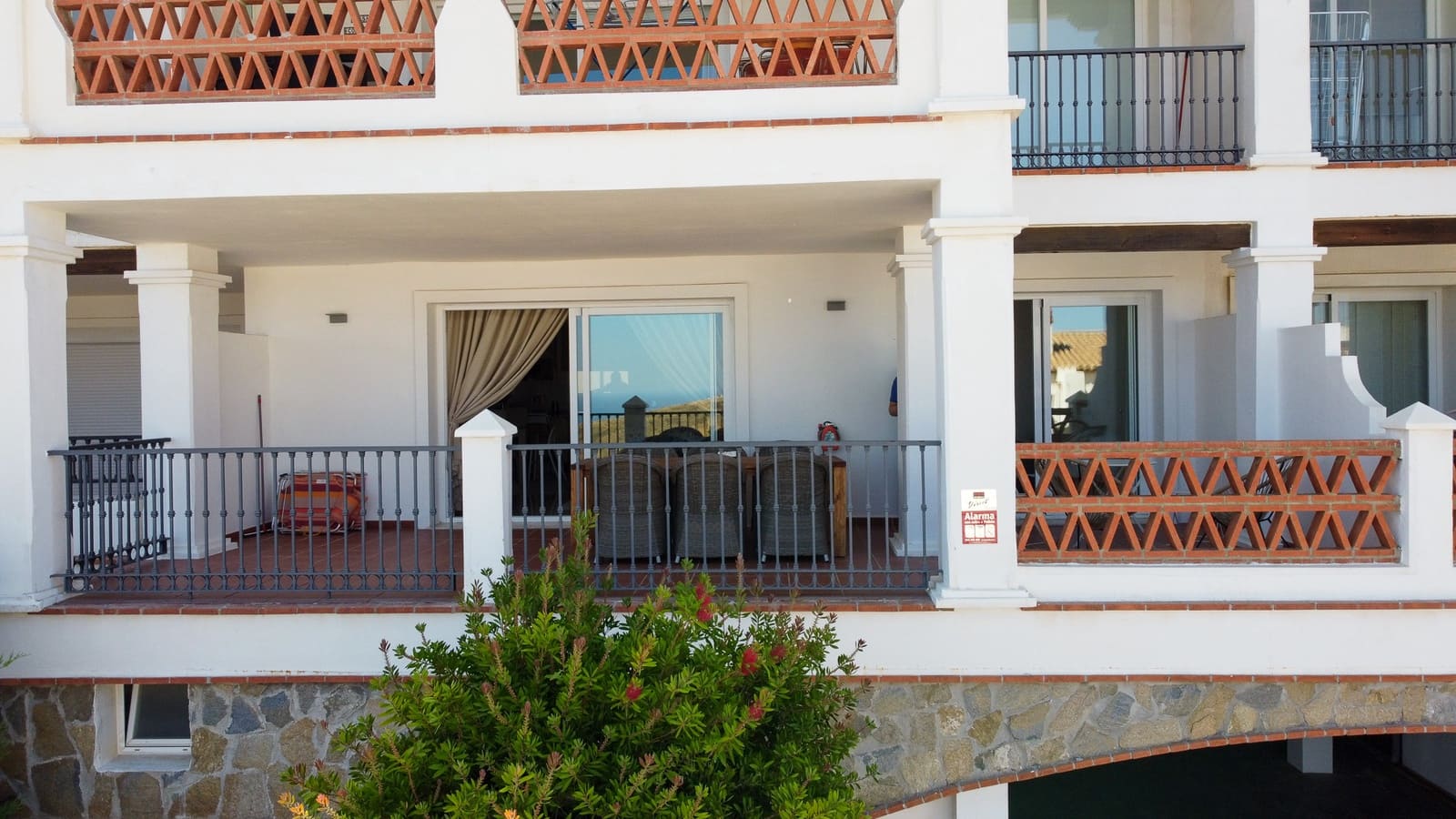 2 bedroom Apartment for sale in Sitio de Calahonda with pool garage - € 325,500 (Ref: 9614224)