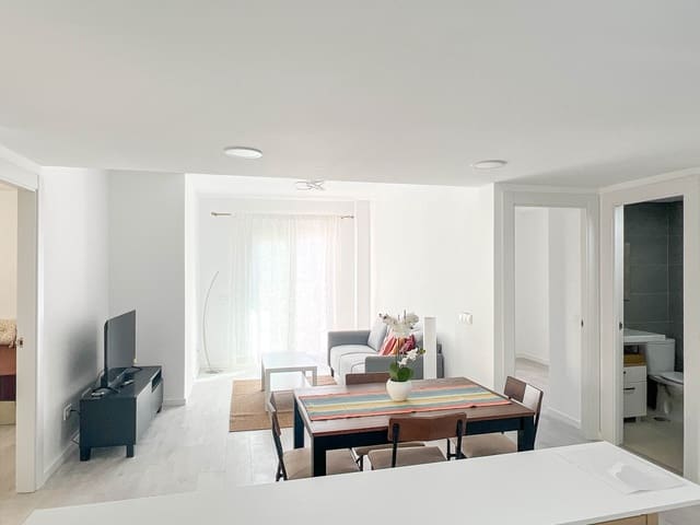 Apartamento de 3 habitaciones en Torreblanca, Fuengirola en venta con piscina garaje - 400.000 € (Ref: 9720790)