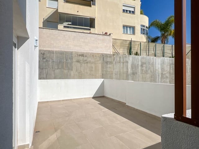 Apartamento de 3 habitaciones en Torreblanca, Fuengirola en venta con piscina garaje - 400.000 € (Ref: 9720790)