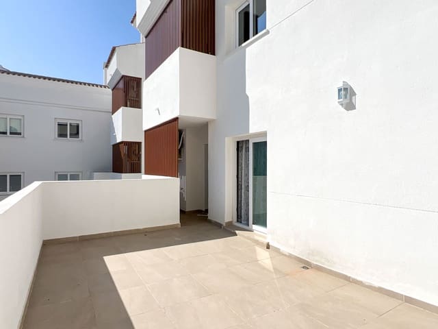 Apartamento de 3 habitaciones en Torreblanca, Fuengirola en venta con piscina garaje - 400.000 € (Ref: 9720790)